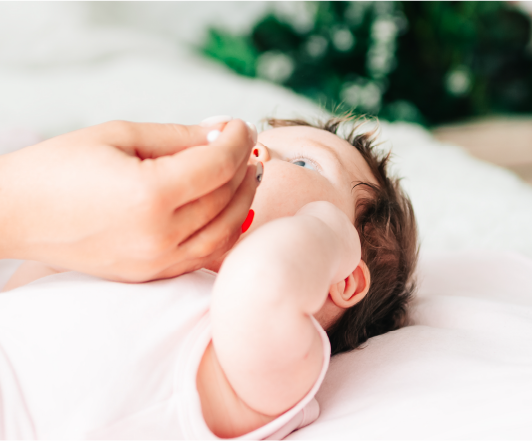 Come fare i lavaggi nasali a bambini e neonati