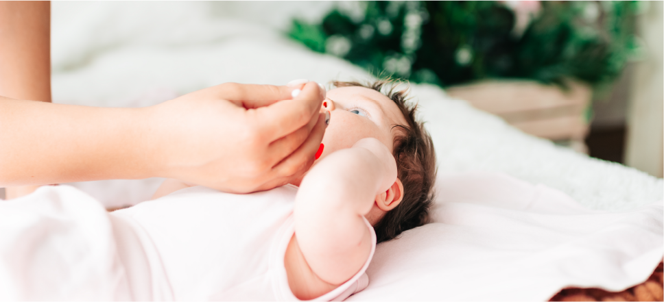 Come fare i lavaggi nasali a bambini e neonati